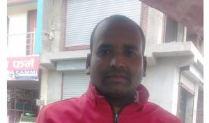 कञ्चनपुरका कृष्ण दमाई ‘आचार्य’ पढ्दै