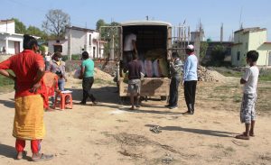धनगढी उप महानगरपालिकाले मजदूर, अति विपन्न र असहायलाई राहत बाँड्न सुरु ग¥यो