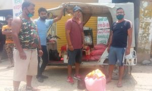 धनगढीका  दैनिक ज्याला मजदुरी गर्ने समुदायलाई युवा व्यवसायी  अहमद द्वारा खाद्यन सहयोग