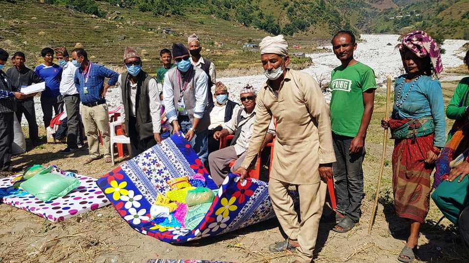 रामारोसन गाउँपालिकाका बाढी पहिरो पिडित  २ सय १६ जनालाई साइन नेपाल द्वारा राहत वितरण