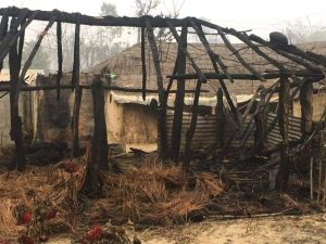 पर्साको जिराभवानीमा आगलागी पचास हजार मूल्य बराबरको सरसामान जलेर नष्ट।