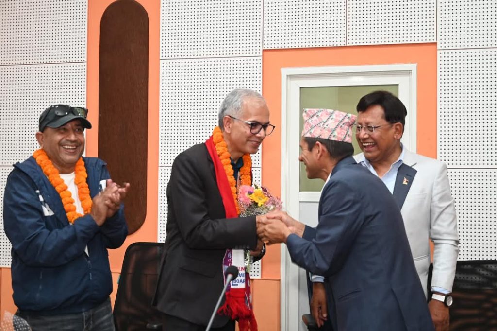 चलचित्र विकास बोर्डमा सन्तोष बाबु लोहनीलाई स्वागत सदस्य राजु केसीलाई विदाई